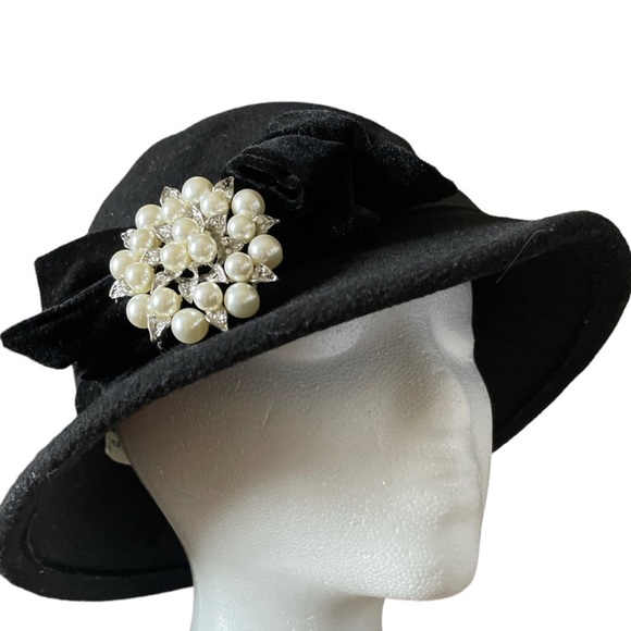 20’s Style Hat Flapper - Picture 3 of 5